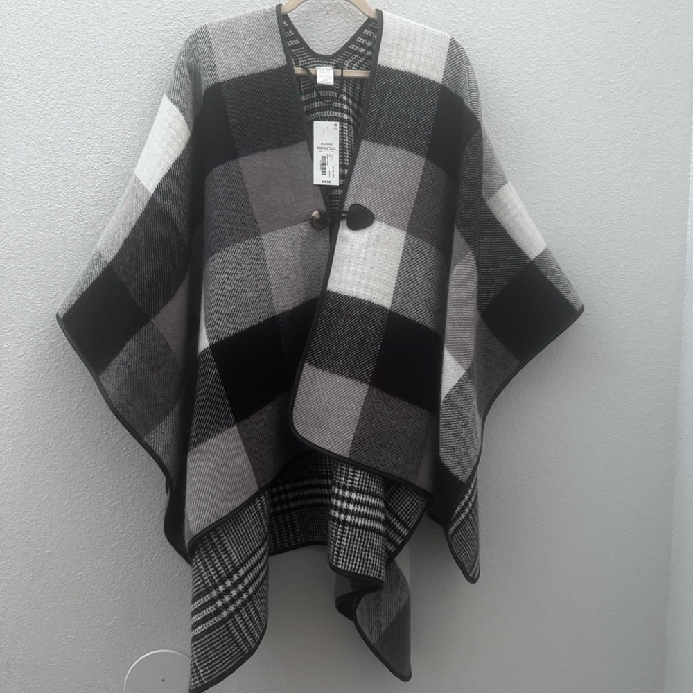 NWT LIZ CLAIBORNE black checkered plaid poncho